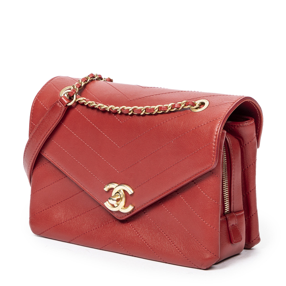 Chanel Chevron Envelope Flap in Red Quilted Chevron Leather - Picture 3 of 7